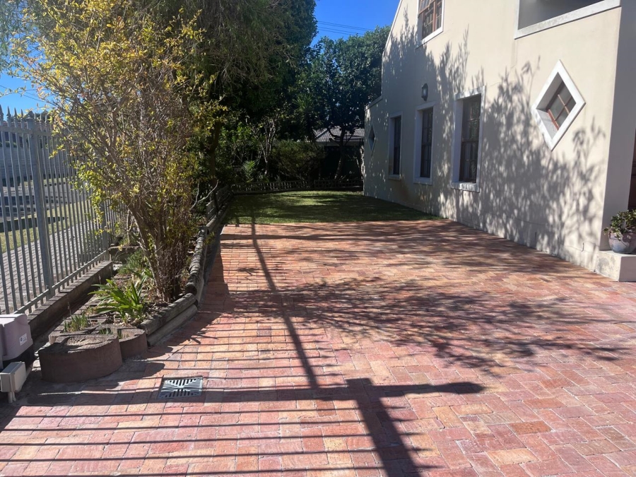 To Let 1 Bedroom Property for Rent in Pinelands Western Cape